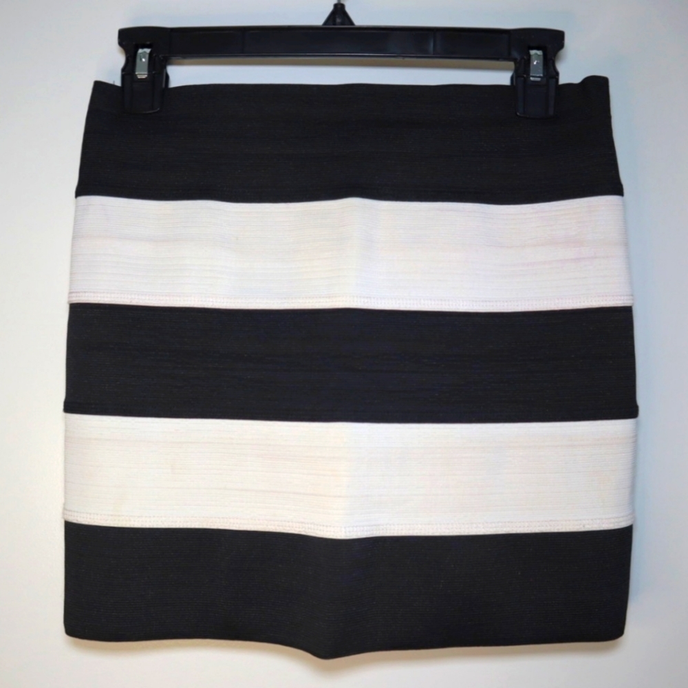 Bondage stripe mini skirt black white sz M